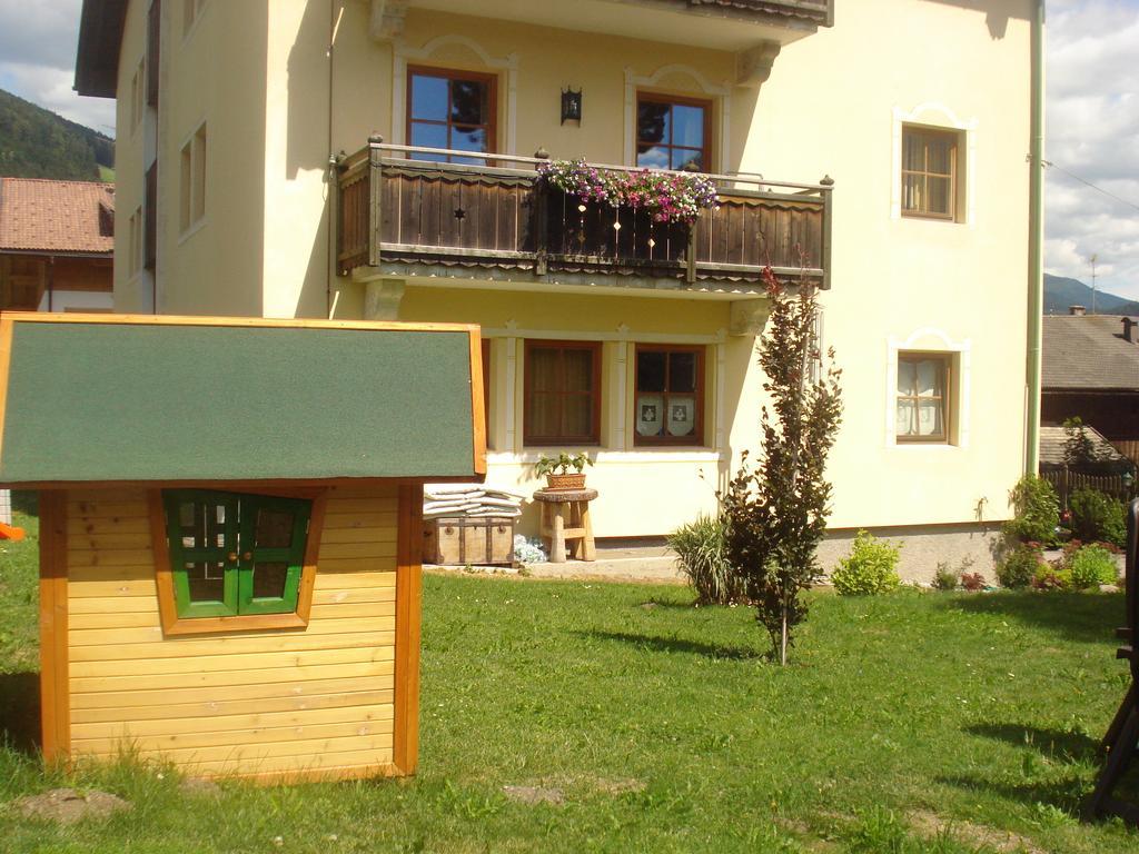 Piccolohotel Tempele Garni San Candido Esterno foto