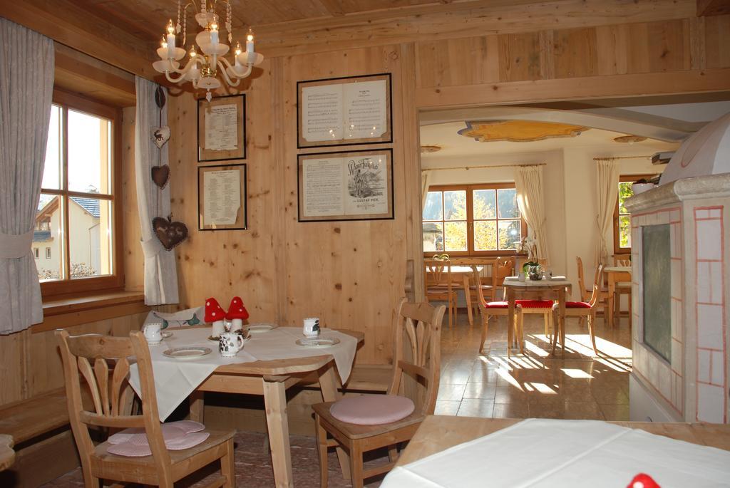 Piccolohotel Tempele Garni San Candido Esterno foto